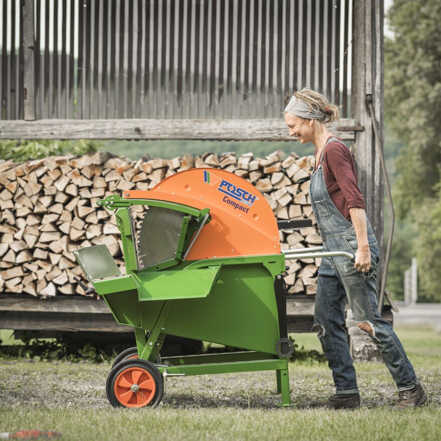 Fendre et scier du bois de chauffage - Machines à bois de chauffage | POSCH