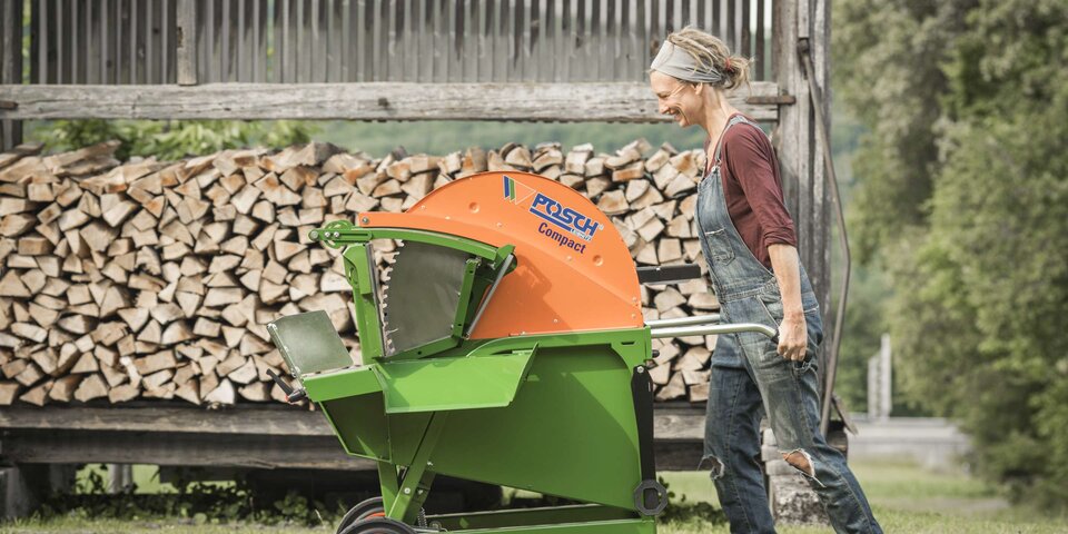 Splitting and sawing firewood – Firewood machinery | POSCH