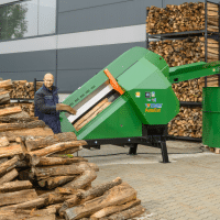 Hochleistungs-Sägeautomat, Kreissäge mit WIDIA Kreissägeblatt, Holz beschicken