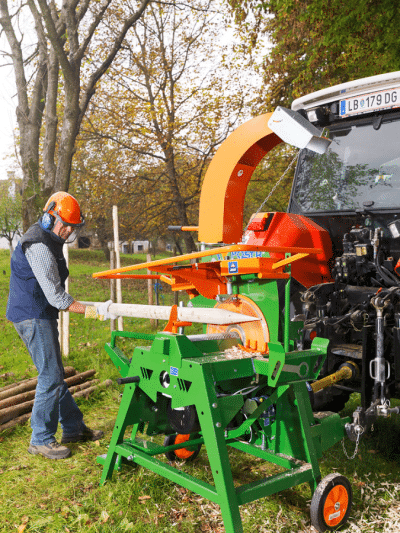 Entrindungsmaschine. Holzfräse. Arbeitsweise Spitzen