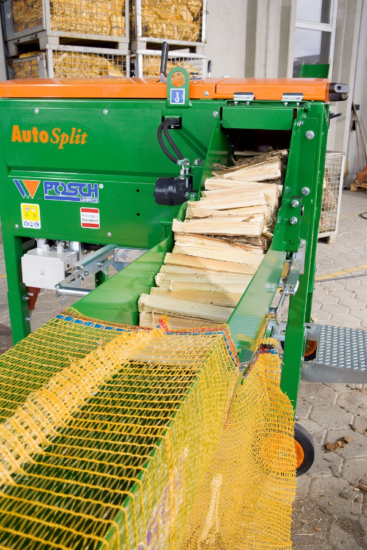 Anzündholz machen und verpacken mit dem Spaltautomat AutoSplit von POSCH.