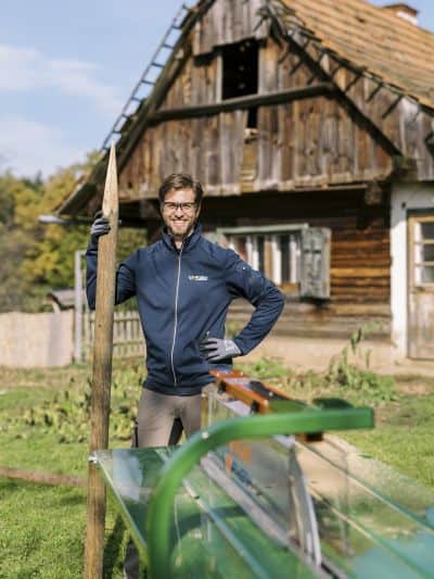 Tischkreissaege-spitzen-trennen-Holzpfahl-Holzstaemme-Anspitzsaege-Trennsaege-Weidezaun-UniCut-POSCH-Leibnitz-Aktion-Endprodukt-Mosbachers-271