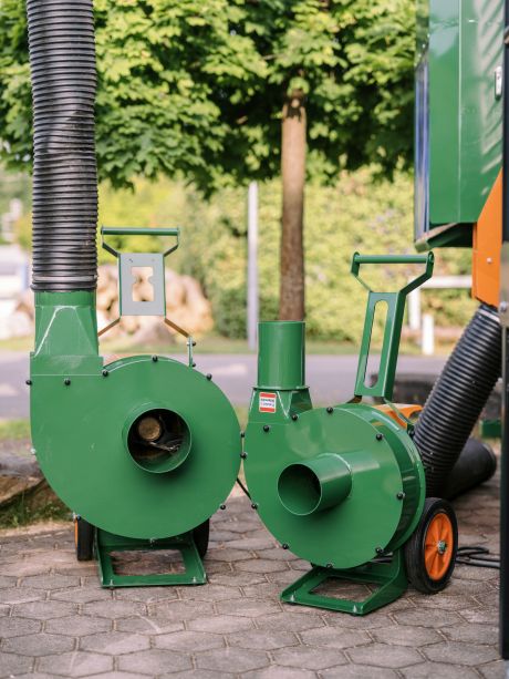 Le nettoyeur sur votre lieu de travail et assure ainsi un environnement de travail sans poussière.